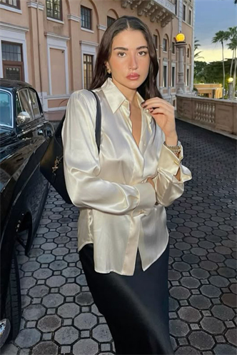 Bej Gizli Düğmeli Şık Kadın Saten Gömlek MG2675