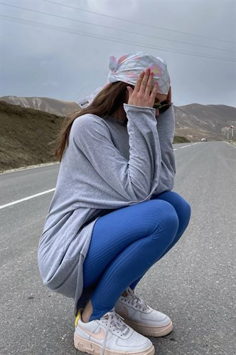 Karmelanj Basic Bisiklet Yaka Kadın Sweatshirt MG1676