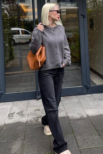 Antrasit Rahat Kalıp Düğmeli Triko Kadın Hırka MG2552