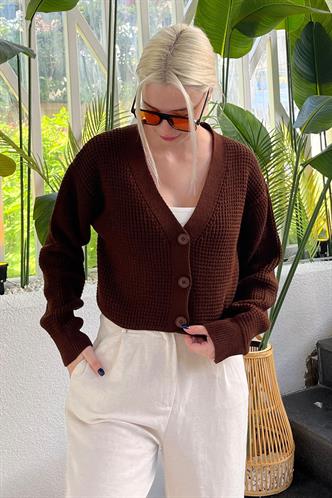 Kahverengi Uzun Kollu Düğmeli Crop Hırka MG2198