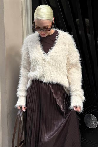 Bej Sakallı Düğmeli Kadın Hırka MG2570