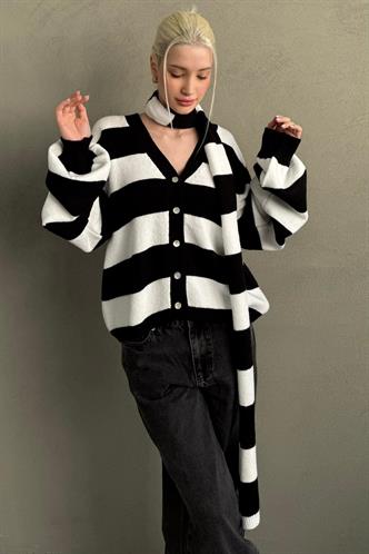 Siyah Çizigli Atkılı Kadın Triko Hırka MG2588