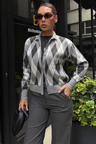 Gri Baklava Desenli Polo Yaka Kadın Hırka MG2478