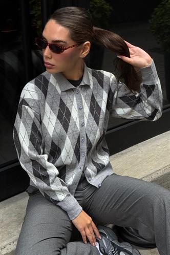 Gri Baklava Desenli Polo Yaka Kadın Hırka MG2478