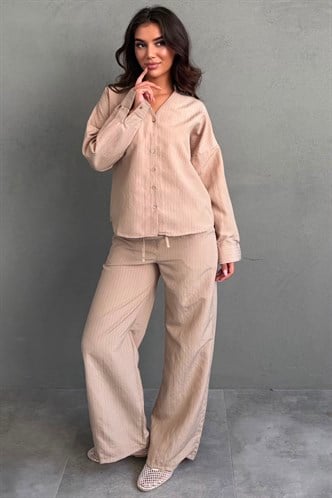 Bej V Yaka Çizgili Gömlek Pantolon Takım MG2852