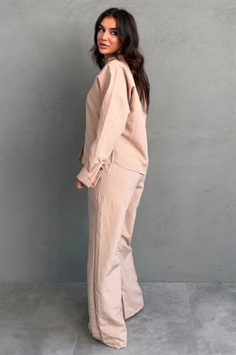 Bej V Yaka Çizgili Gömlek Pantolon Takım MG2852