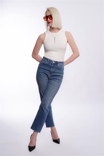 Açık Mavi Slim Fit Kadın Mom Jean MG1738