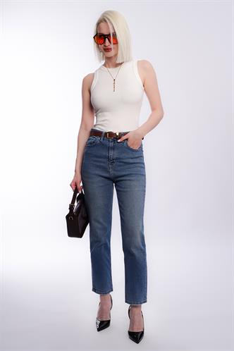 Açık Mavi Slim Fit Kadın Mom Jean MG1738