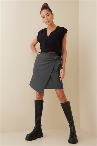 Kadın Antrasit Basic Bağlamalı Kumaş Etek MG1458