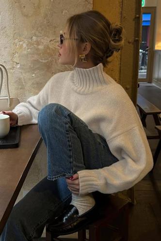 Ekru Boğazlı Kadın Triko Kazak Mg2535