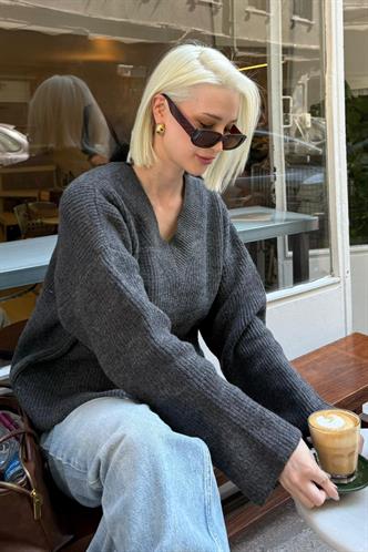 Antrasit V Yaka Triko Kadın Kazak Mg2501