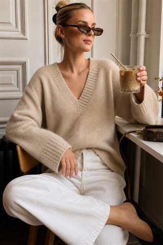 Bej V Yaka Oversize Kadın Triko Kazak MG2149