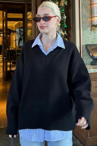 Siyah V Yaka Oversize Kadın Triko Kazak MG2149