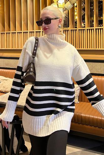 Krem Oversize Balıkçı Yaka Çizgili Kazak MG2168
