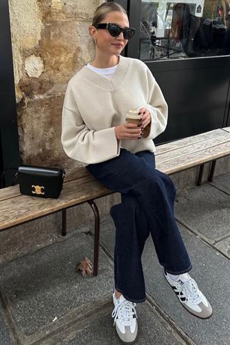 Ekru V Yaka Oversize Kadın Triko Kazak MG2149