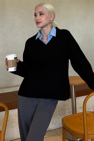 Siyah V Yaka Triko Kadın Kazak Mg2501