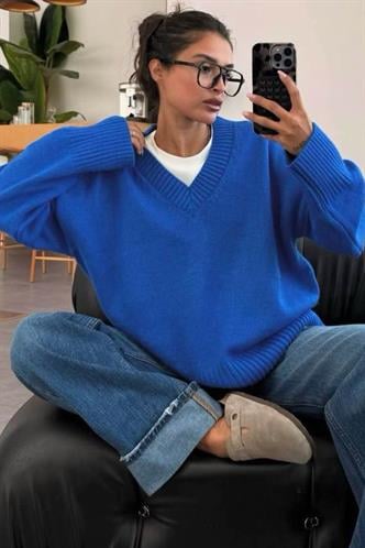 Mavi V Yaka Oversize Kadın Triko Kazak MG2149