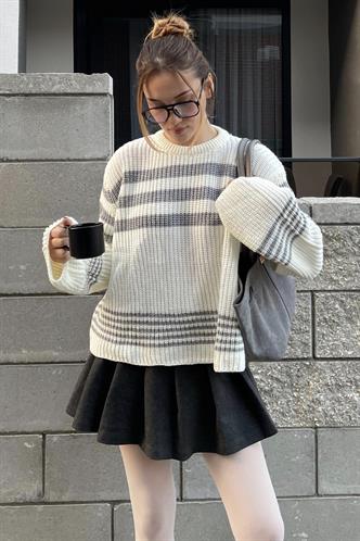 White Striped Knitwear Sweater MG1585