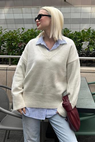 Ekru V Yaka Oversize Kadın Triko Kazak MG2149