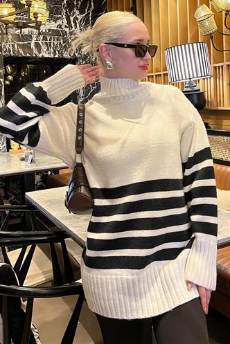 Krem Oversize Balıkçı Yaka Çizgili Kazak MG2168