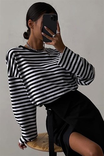 Mad Girls Black Sweatshirt MG980