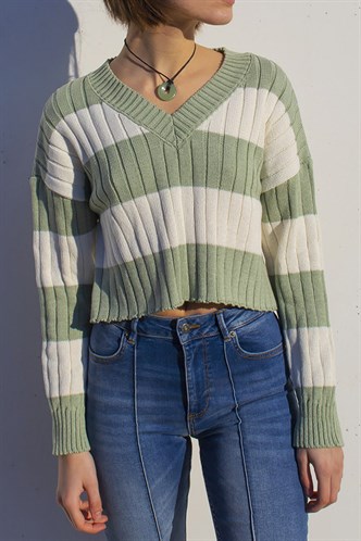 Yeşil V Yaka Çizgili Crop Kadın Kazak MG1441