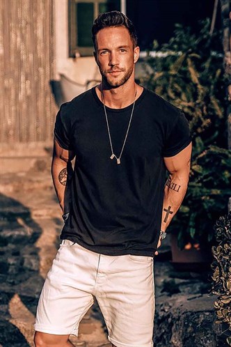 Madmext Bisiklet Yaka Basic Tişört Siyah 3006