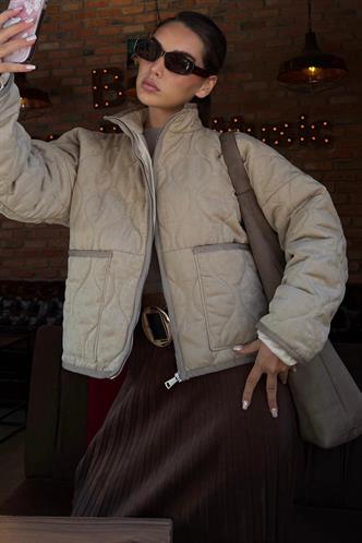 Bej Dik Yaka Kapitone Kadın Mont MG2568