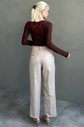 Bej Pens Detaylı Kapaklı Düz Paça Kumaş Pantolon MG2642