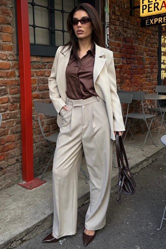 Bej Çizgili Yüksek Bel Pileli Kadın Kumaş Pantolon MG2641