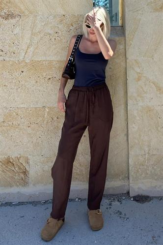 Kahverengi Ayarlanabilir Bel Rahat Kesim Pantolon MG2161