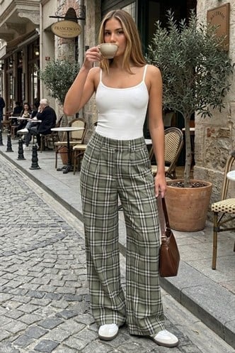 Haki Kare Desenli Rahat Kesim Pantolon MG2728