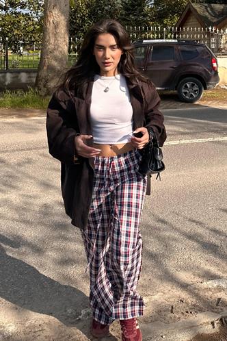 Kırmızı Ekoseli Kadın Pantolon Mg2401