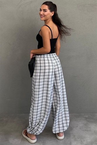 Beyaz Ekose Desenli Yüksek Bel Balon Fit Kadın Pantolon MG2726