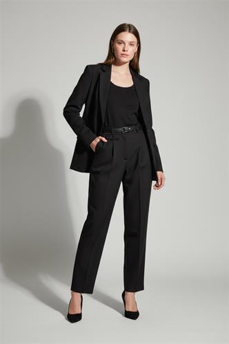 Siyah Pens Detaylı Kapaklı Düz Paça Kumaş Pantolon MG2642