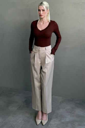 Bej Pens Detaylı Kapaklı Düz Paça Kumaş Pantolon MG2642