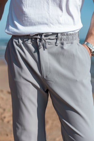 Boyalı Gri Beli Lastikli Relaxed Fit Jakarlı Erkek Pantolon E6593