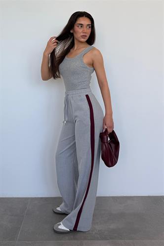 Gri -Bordo Şerit Detaylı Bol Paça Kadın Eşofman MG2441 