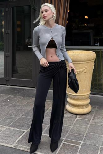 Siyah Modal Yumuşak Büzgü Bağcık Detaylı Flare Kadın Pantolon MG2562