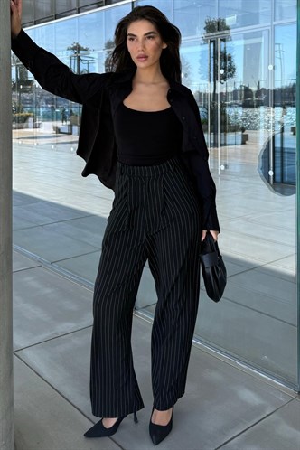 Siyah Çizgili Yüksek Bel Pileli Kadın Kumaş Pantolon MG2641