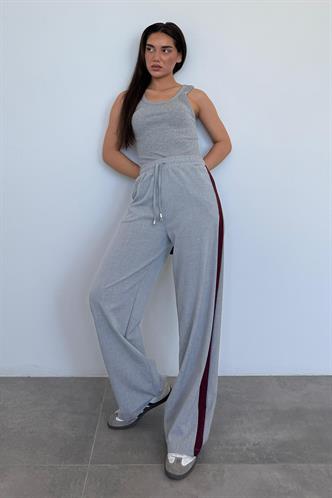 Gri -Bordo Şerit Detaylı Bol Paça Kadın Eşofman MG2441 