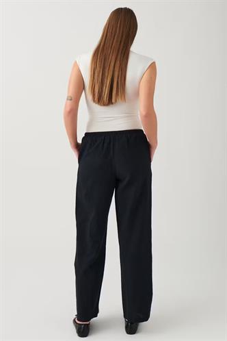 Siyah Elastik Belli Bol Kesim Pantolon MG2020