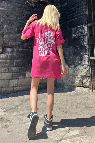 Pembe Baskılı Oversize Yuvarlak Yaka Kadın Tişört