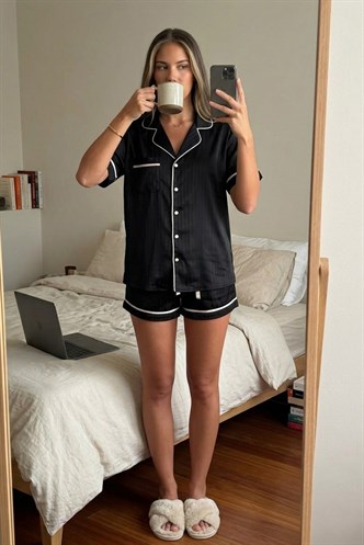 Siyah Düğmeli Kadın Şortlu Pijama Takımı MG2830