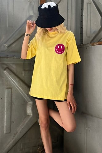 Sarı Arka Baskılı Oversize Yuvarlak Yaka Kadın Tişört