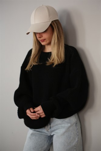 Women Black Knitted Basic Sweater MG1304