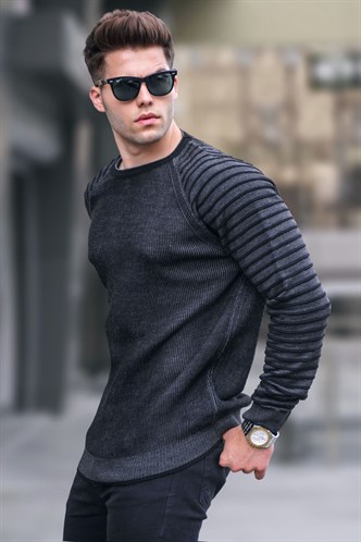 Black Round Neck Knitwear Sweater 5766