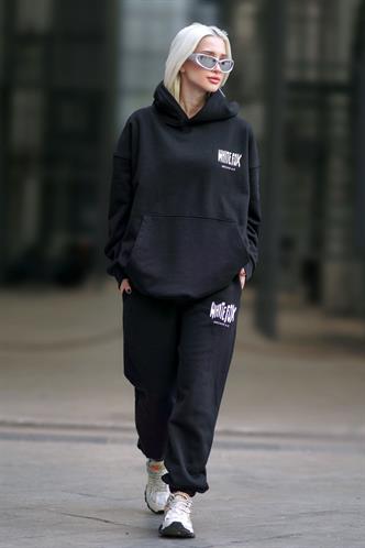 Siyah Kapüşonlu Eşofman Takımı MG1917