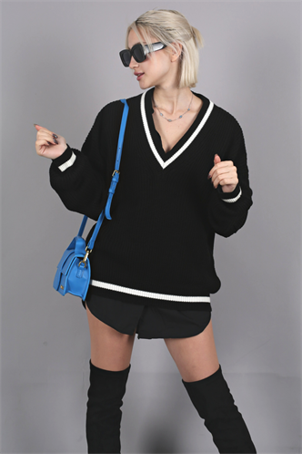 Women Black Knitted V Neck Sweater MG1373