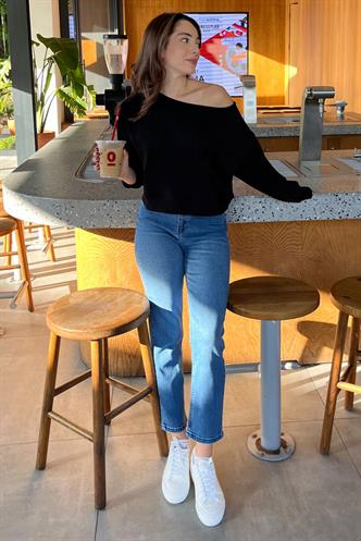 Siyah Kayık Yaka Kadın Sweatshirt MG2208